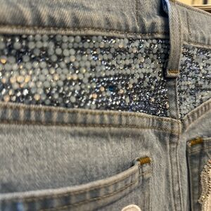 Mid. Low rise Baggy 90s jeans